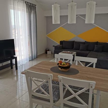 Apartman Lorna Turanj Ngoại thất bức ảnh