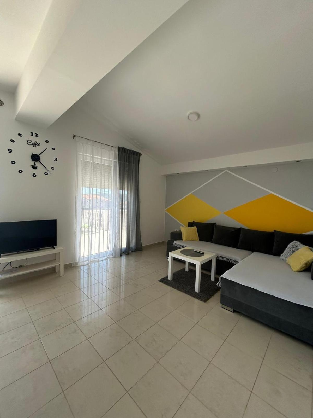 Apartman Lorna Turanj Ngoại thất bức ảnh