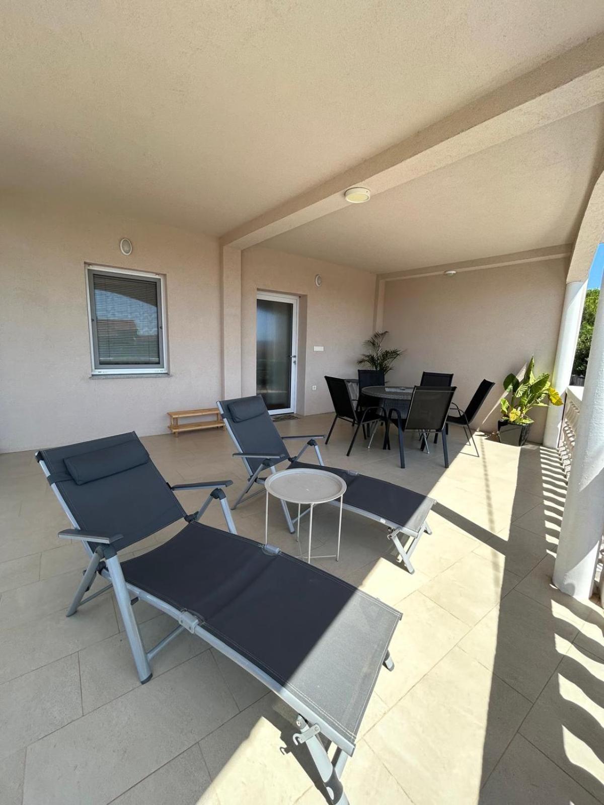 Apartman Lorna Turanj Ngoại thất bức ảnh
