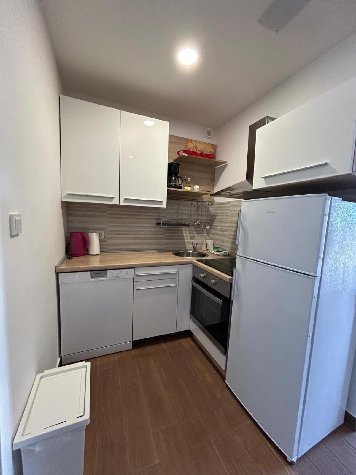 Apartman Lorna Turanj Ngoại thất bức ảnh