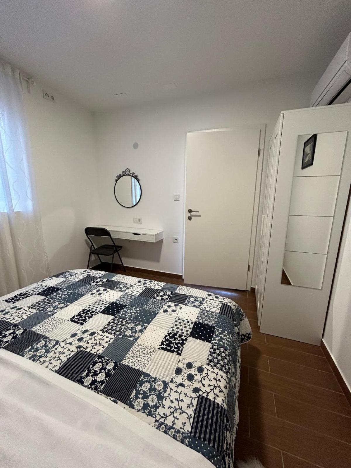 Apartman Lorna Turanj Ngoại thất bức ảnh