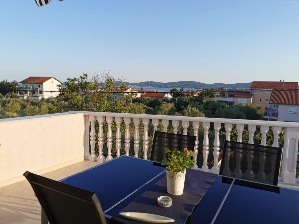 Apartman Lorna Turanj Ngoại thất bức ảnh