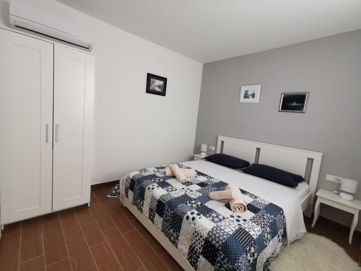 Apartman Lorna Turanj Ngoại thất bức ảnh